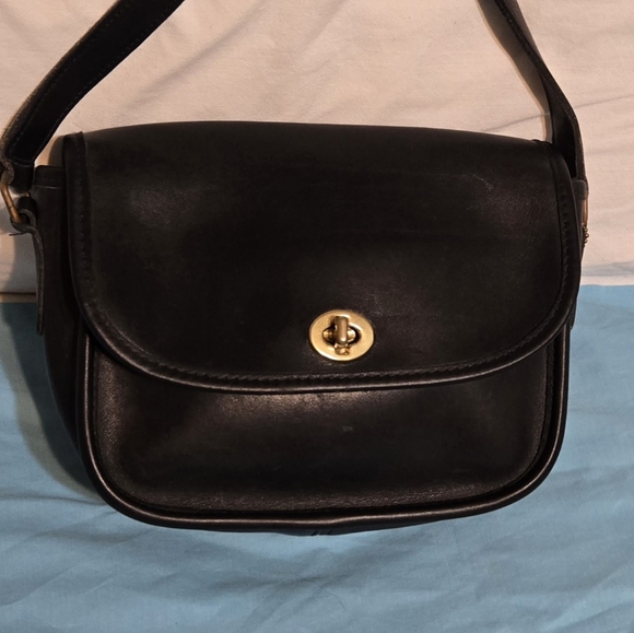 Vintage Coach Collegiate Crossbody Bag In Black - Picture 2 of 16